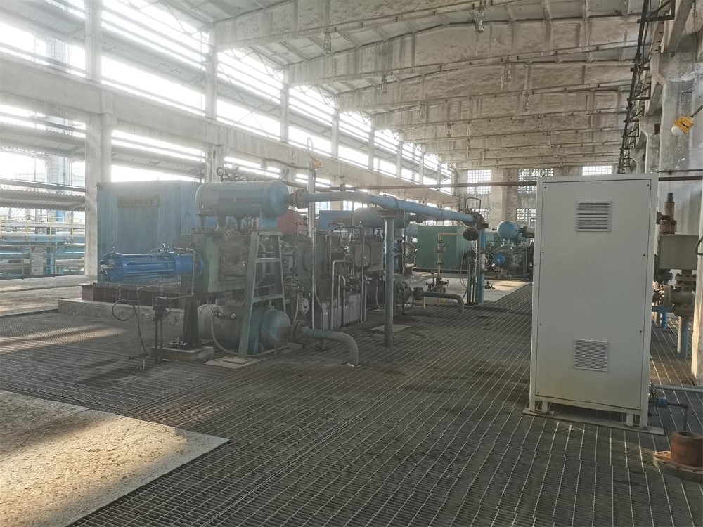 中国石化沧州分公司工业氢压缩机C3001A余隙无级调节气量节能装备系统